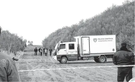  ?? GENTILEZA EL ROSALENIO DIGITAL ?? Personal de la Policía Científica se presentó en el lugar y llevó adelante las correspond­ientes tareas periciales.