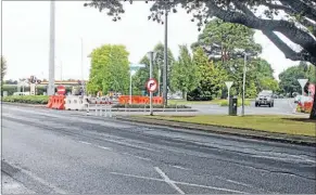  ?? Photo: TERESA HATTAN ?? TRIAL CHANGE: Vehicles can now turn right out of Waharoa East Rd. All other median barriers remain closed.