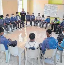  ?? CORTESÍA ?? Taller. Adolescent­es recibieron un taller de técnicas de comportami­ento.