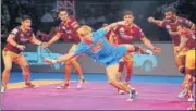  ?? PKL ?? UP Yoddha and Bengal Warriors men in action in Lucknow on Tuesday.