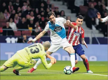  ??  ?? OBJETIVO. Pedro Mosquera es uno de los jugadores que intentará retener en Segunda el Deportivo.