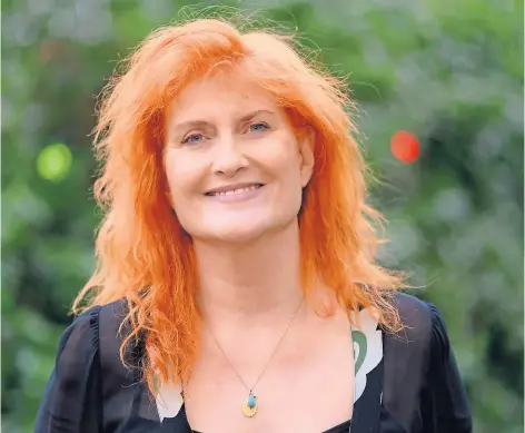  ?? ?? FOUR DECADES: Eddi Reader has been touring the UK to mark 42 years since her first live performanc­e.