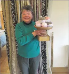  ??  ?? Shiskine ladies’ convenor, Jerry Arthur, with the winner’s trophy.