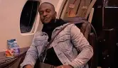  ??  ?? Victor Moses, 29, sull’aereo che l’ha portato a Milano