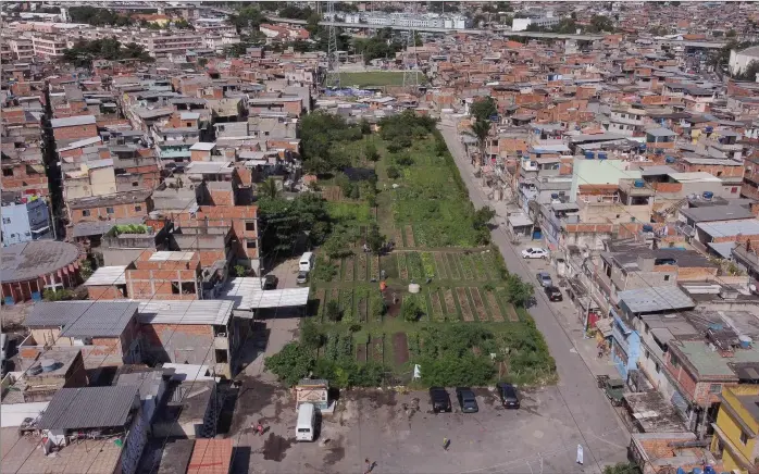  ?? ?? Aerial view of an urban garden in the Manguinhos favela, in Rio de Janeiro, Brazil. — AFP photos