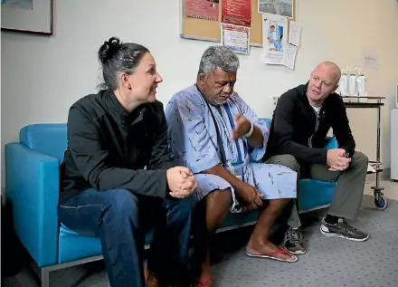  ?? JARRED WILLIAMSON / FAIRFAX NZ ?? Inspector Kelly Ryan and Senior Sergeant Wade Fale reunite with Maasi Tongotongo.