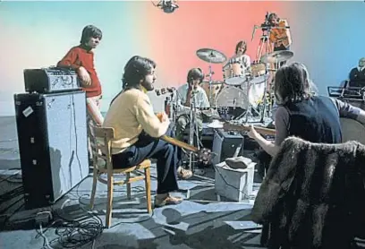  ?? PRENSA DISNEY + ?? SITUACIÓN DE ENSAYO. Los Beatles testean nuevos temas en el londinense estudio Twickenham, sobre el filo de su separación .