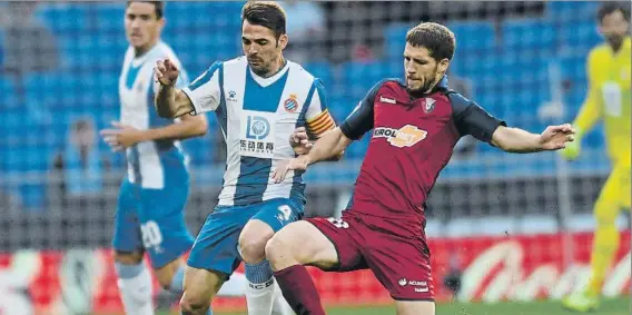  ?? FOTO: M. MONTILLA ?? Víctor Sánchez, en un lance del partido de la primera vuelta ante Osasuna, jugado en Cornellà-El Prat en diciembre. Acabó 2-4 con goles de Marc Roca y Calleri para el Espanyol