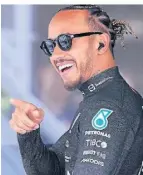  ?? FOTO: MANU FERNANDEZ/AP) ?? Lewis Hamilton war nach dem Rennen gut gelaunt.