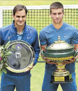  ?? // AFP ?? Federer no pudo sumar su décimo título en Halle, que le ‘birló’ el croata Coric