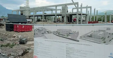  ?? (Foto Loss \ Ansa) ?? In costruzion­e Il cantiere del nuovo centro di smistament­o Amazon che sorgerà in autunno all’Interporto