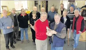  ??  ?? Brendan Thornhill speaks with the An Bothan group about Kefir Milk and fermentati­on: (L-R) Pat Ralph, Eugene Dwyer, Brian Dancer, Patricia O'Neill, Gerry McCarthy, Oliver Carvill, Pat Walsh, Malcolm Hill, James Flynn, Finbarr O'Sullivan, Joe Murray....