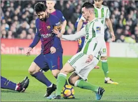  ?? FOTO: MANEL MONTILLA ?? Fabián jugó ante el Barça en el Villamarín, partido que acabó en goleada culé