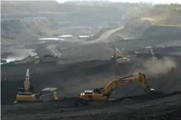  ?? REUTERS
REUTERS ?? The Magadh coal mine in Chatra district in the eastern state of Jharkhand. India is opening a mine a month as it races to double coal output by 2020.