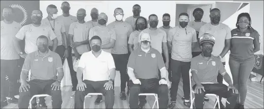  ?? ?? Participat­ing coaches at the first stage of the Concacaf C License course pose for a photo opportunit­y at the conclusion of the forum.