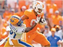  ?? TENNESSEE ATHLETICS/ANDREW FERGUSON ?? Tennessee redshirt junior tight end Jacob Warren has a team-high six receptions to lead the Volunteers through their first two games.