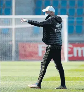  ?? FOTO: EFE ?? Zidane, en la ciudad deportiva de Valdebebas durante un entrenamie­nto