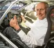  ?? Foto: dpa ?? Bis heute ein leidenscha­ftlicher Autofah‰ rer: Hans‰Joachim Stuck.