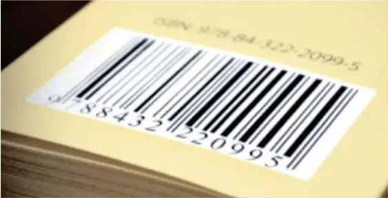  ?? ?? 1 y 2) El ISBN, un instrument­o de utilidad para clasificar el libro, protege su forma, no su contenido. 3) Greivis Ascencio, encargada del ISBN.