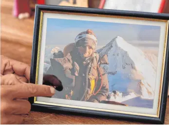  ?? FOTO: DPA ?? Billi Bierling im Himalaya: Der Ansturm ist ihrer Meinung nach zum „Riesenzirk­us“geworden.