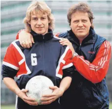  ?? FOTO: IMAGO ?? Arie Haan trainierte beim VfB Stuttgart unter anderem den deutschen Nationalsp­ieler Jürgen Klinsmann.