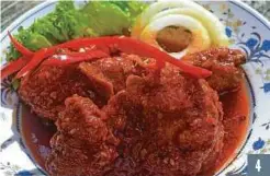  ??  ?? 4
4. AYAM masak merah juga antara hidangan menarik.