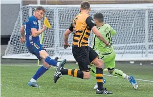  ?? ?? Cove’s Rory Mcallister scores the equaliser against Alloa