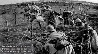  ?? ?? Batalla de Verdún. Soldados franceses saliendo de sus trincheras. Abril-junio de 1916.