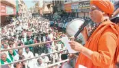  ?? — THE ASIAN AGE ?? Dingaleshw­ar Swamiji addresses a public meeting of his devotees.