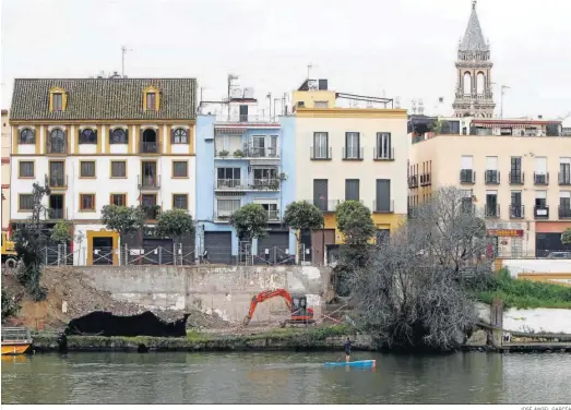  ?? JOSÉ ÁNGEL GARCÍA ?? Vista reciente de la calle Betis sin la antigua comisaría de la Policía Nacional.