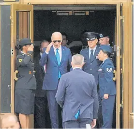  ?? EFE ?? Visita. Biden, ayer, al dejar el hospital Walter Reed tras su examen.