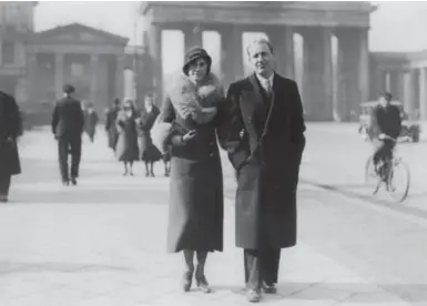  ?? COURTESY MCCLELLAND & STEWART ?? Matthew and Jean Halton at Berlin’s Brandenbur­g Gate, Sept. 1933. Halton’s 30-part German Series for the Toronto Star was described as "the most informativ­e, most damning, most crushing exposé of what Hitlerism means that has been penned by any foreign...