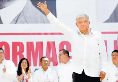  ??  ?? López Obrador resaltó la importanci­a de impulsar programas de empleo en la entidad.
