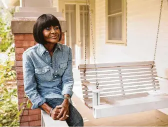  ?? New York Times file photo ?? Cicely Tyson tours playwright Horton Foote’s family home in Wharton in 2013. “I’m not the kind of person who works only for money. It has to have some real substance for me to do it,” she said.