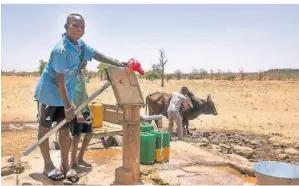  ?? FOTO: EPD ?? Sauberes Trinkwasse­r zu bekommen, ist in Afrika vielerorts eine große Herausford­erung. Für ein Dorf in Ghana gab es dafür jetzt Hilfe aus Voerde.