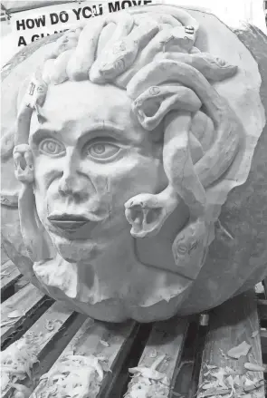  ?? SQUASHCARV­ER.COM ?? A Medusa pumpkin carved by Gus Smithhisle­r