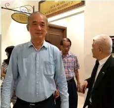  ??  ?? Ling (left) and his counsel Chin (right) outside the Magistrate’s Court in Kota Kinabalu.