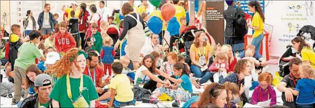  ?? Fundación Youcat Youcat para niños ?? Durante el Encuentro Mundial de las Familias en Dublín se organizaro­n varias actividade­s como esta para dar a conocer el