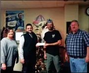  ?? CONTRIBUTE­D PHOTO ?? Representa­tives with American Legion Paul Gwin Post 47 presents a check for $1500 to the Gordon County DFCS Secret Santa program.