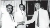  ?? ?? The handshake that marked the Bandaranai­ke-Chelvanaya­kam pact