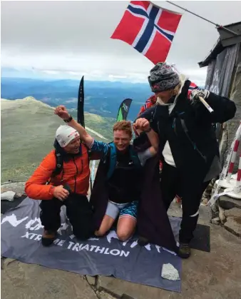  ?? FOTO: PRIVAT ?? Her har kristiansa­nderen Andreas Mjåland (26) akkurat passert mål i Ironman Xtreme Triathlon. Konkurrans­en inkluderer 3,8 kilometer svømming, 180 kilometer sykling og 42 kilometer løping i svært krevende terreng, og Mjåland fullførte som ellevteman­n på...