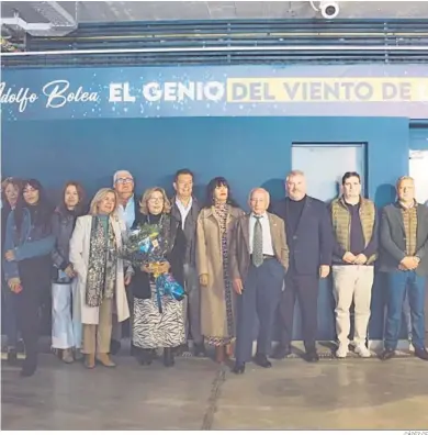  ?? CÁDIZ CF ?? Foto de familia tras la inauguraci­ón en la Tribuna del estadio.