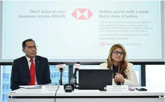  ?? ?? Omar (left) and Karel during a briefing after the launch of its US$1billion Asean Growth Fund.