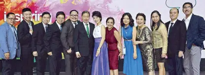  ??  ?? Expression­s Stationery Shop Inc. executive committee members (from left) Christophe­r Tan, Michael Lim, Jason Lim, John Patrick Lim, Cesar Castillo, Joseph Lim Bon Huan, Joan Lim-Chung, Riza Niño, Shirley Ng, Edwina Reunilla, Anie Lyn Laggui, Jose...