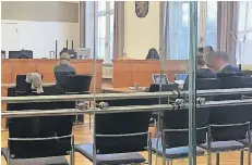  ?? RP-FOTO: STEFANI GEILHAUSEN ?? Im Landgerich­tsaal in Gießen wird über Fehler bei der Ermittlung­sarbeit in einem Doppelmord-Fall in Düsseldorf verhandelt.