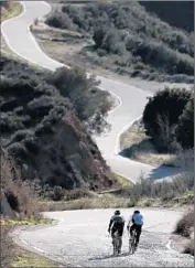  ?? Robert Gauthier
Los Angeles Times ?? GLENDORA RIDGE Road in Angeles National Forest. A Rim of the Valley study was due last year.