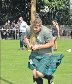  ?? 16_t34_ObanGames2­6 ?? Lorne Colhart from Lismore competes in the caber.