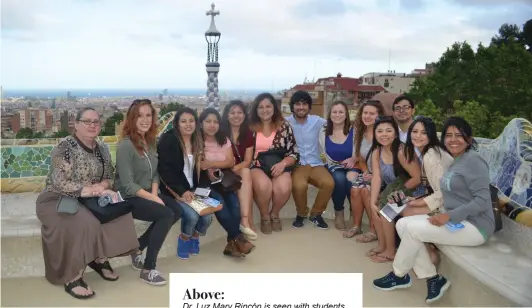  ?? CONTRIBUTE­D PHOTO ?? Above:
Dr. Luz Mary Rincón is seen with students at Park Güell in Barcelona, Spain,