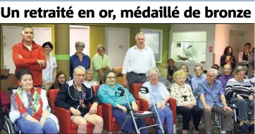  ?? (Photo C. S.) ?? Le courage et le mental du retraité Marcel Larue (en short, avec la médaille autour du cou) sont devenus un exemple pour ses collègues des Jardins du Revest.