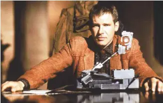  ?? WARNER BROS. ?? Harrison Ford est Rick Deckard, un policier qui a pour mission de traquer les réplicants illégaux.